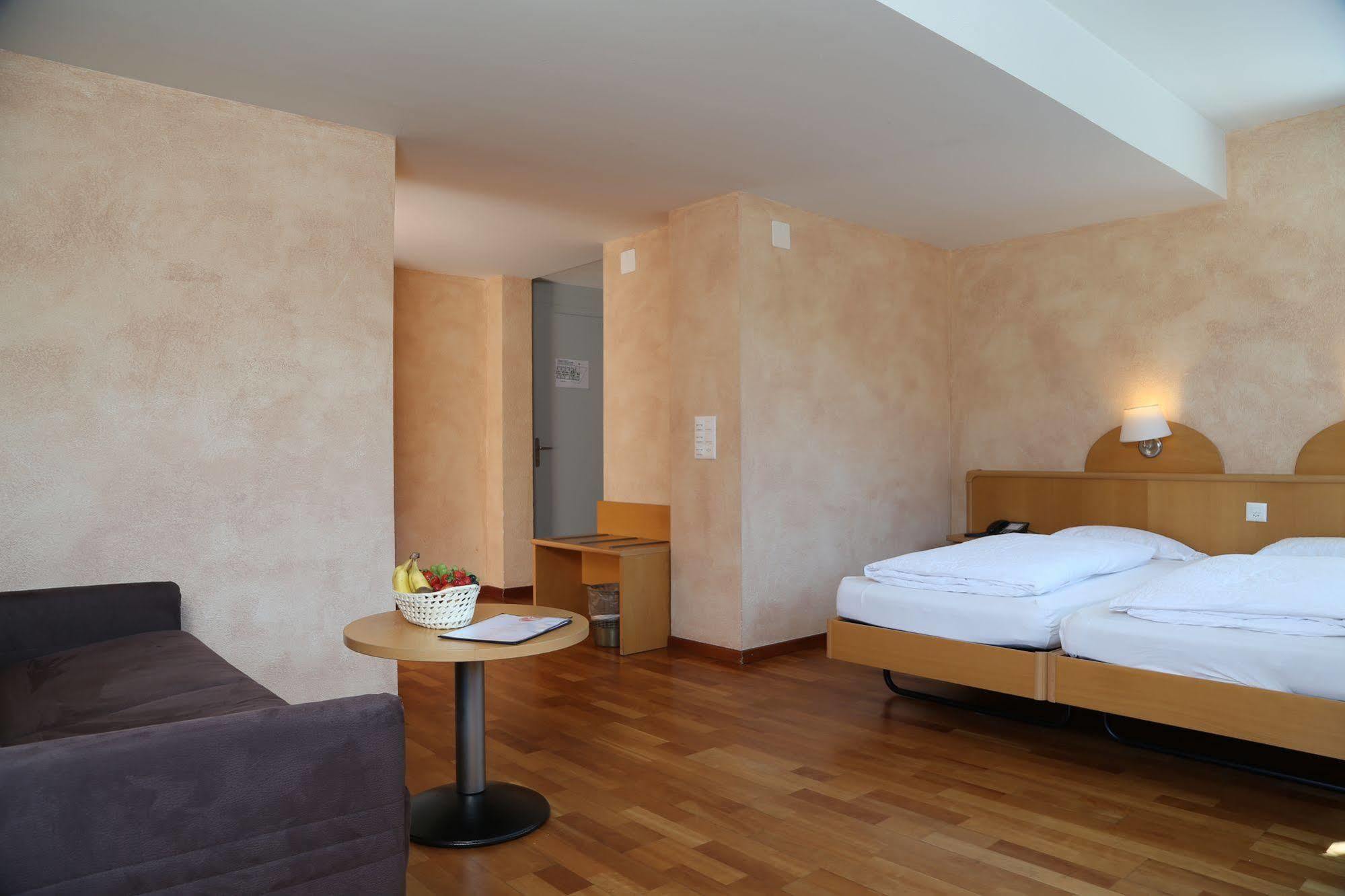 Crystal Hotel 3*
