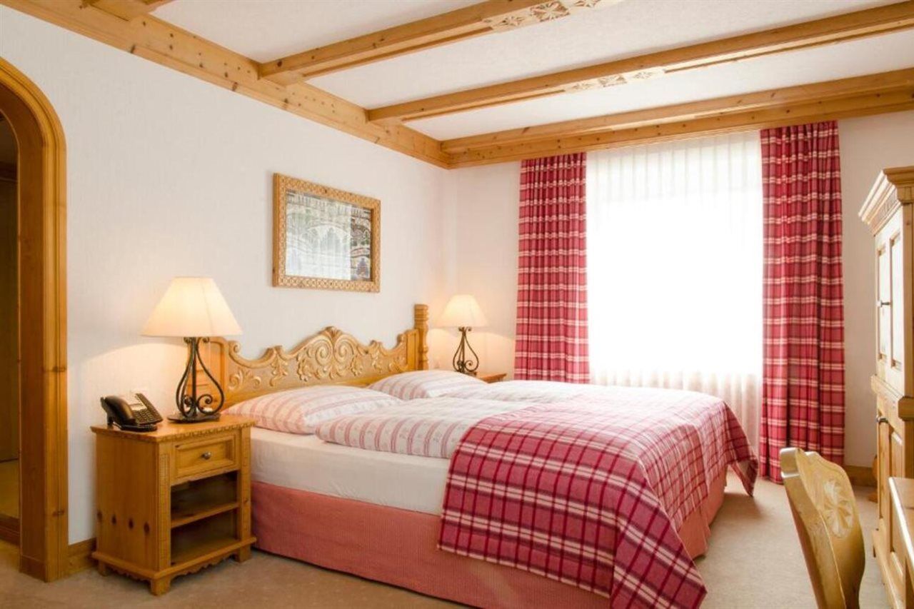 Crystal Hotel 3*